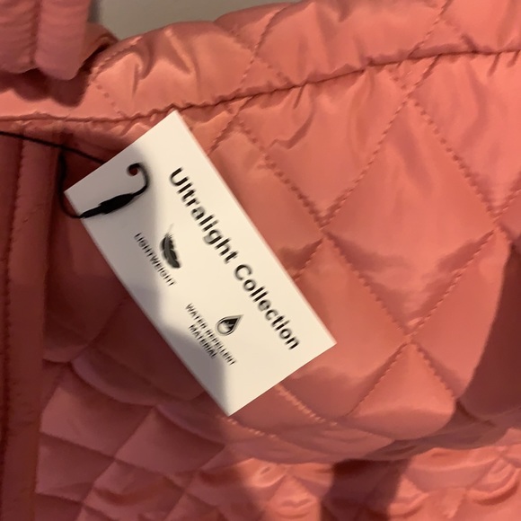 NWT vera bradley grand traveler strawberry ice - Picture 4 of 11